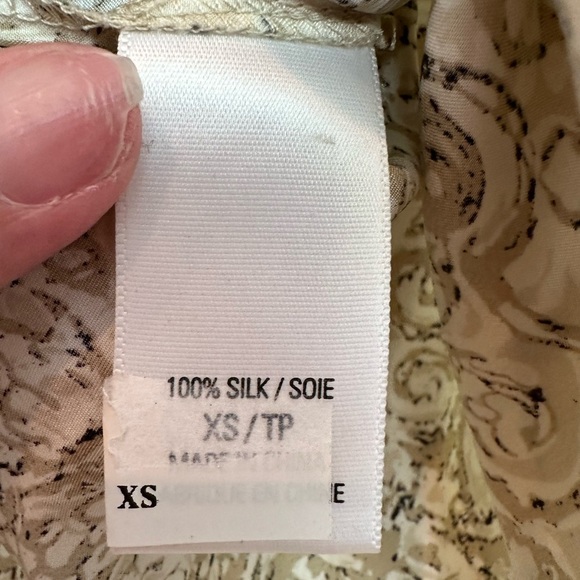 Josie Natori 100% Silk Cream & Gold Puff Sleeve Scalloped Neck Blouse Size XS - Picture 10 of 12